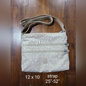 Kipling crossbody